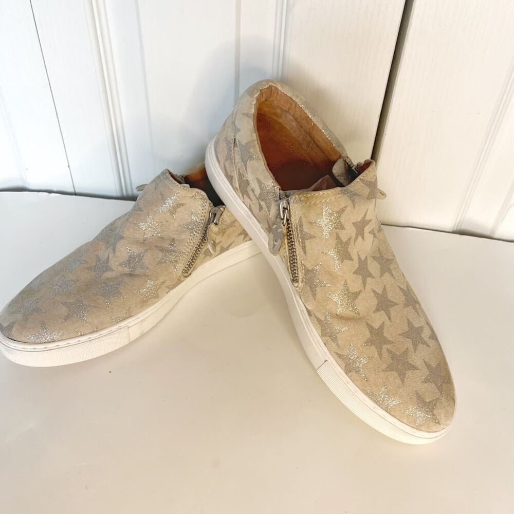 Gentle Souls by Kenneth Cole Lowe Star Low Top Slip On Double Zip Loafer Sneaker - Picture 2 of 10